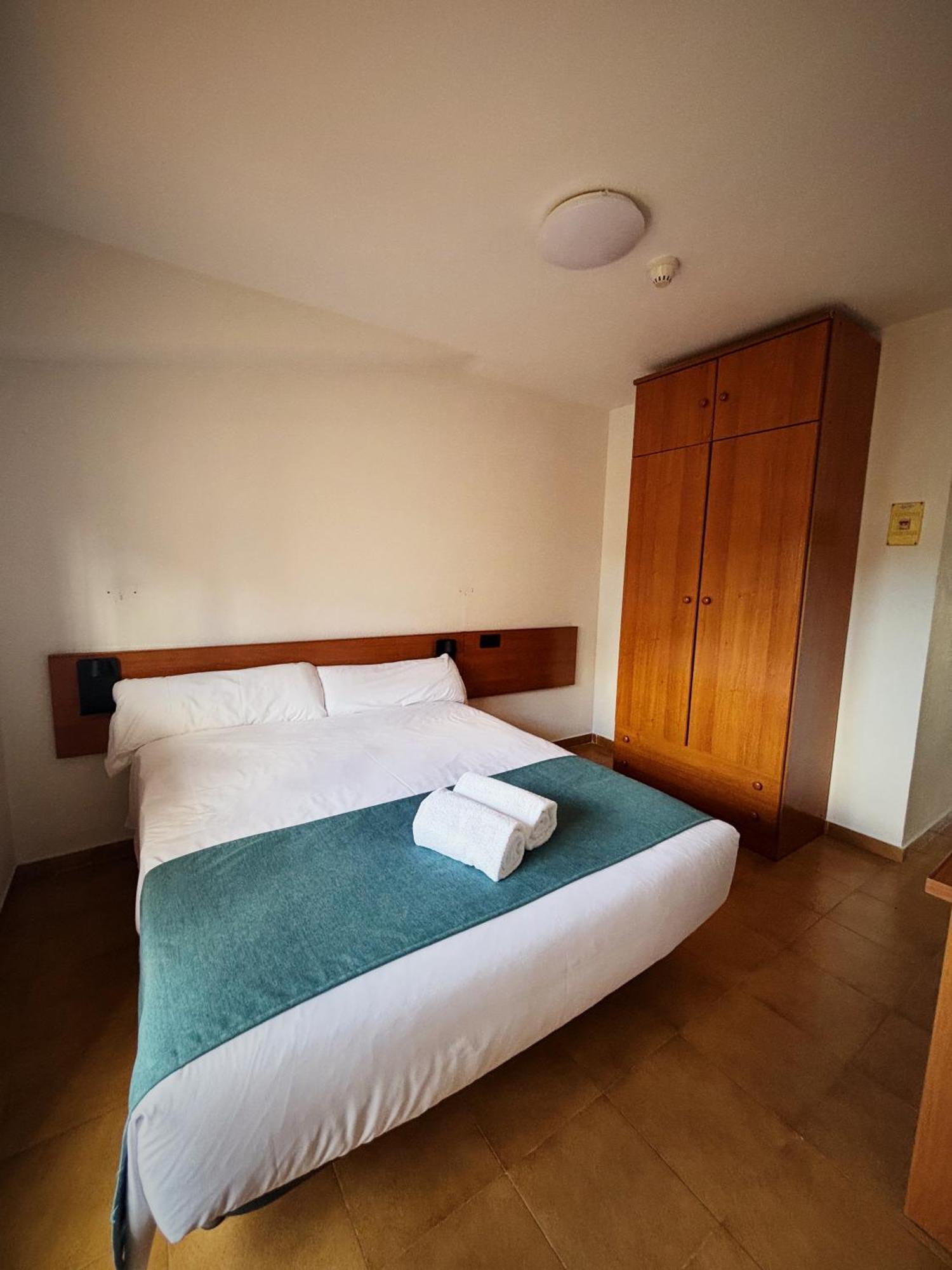 Hostal Legaz Funes Zewnętrze zdjęcie