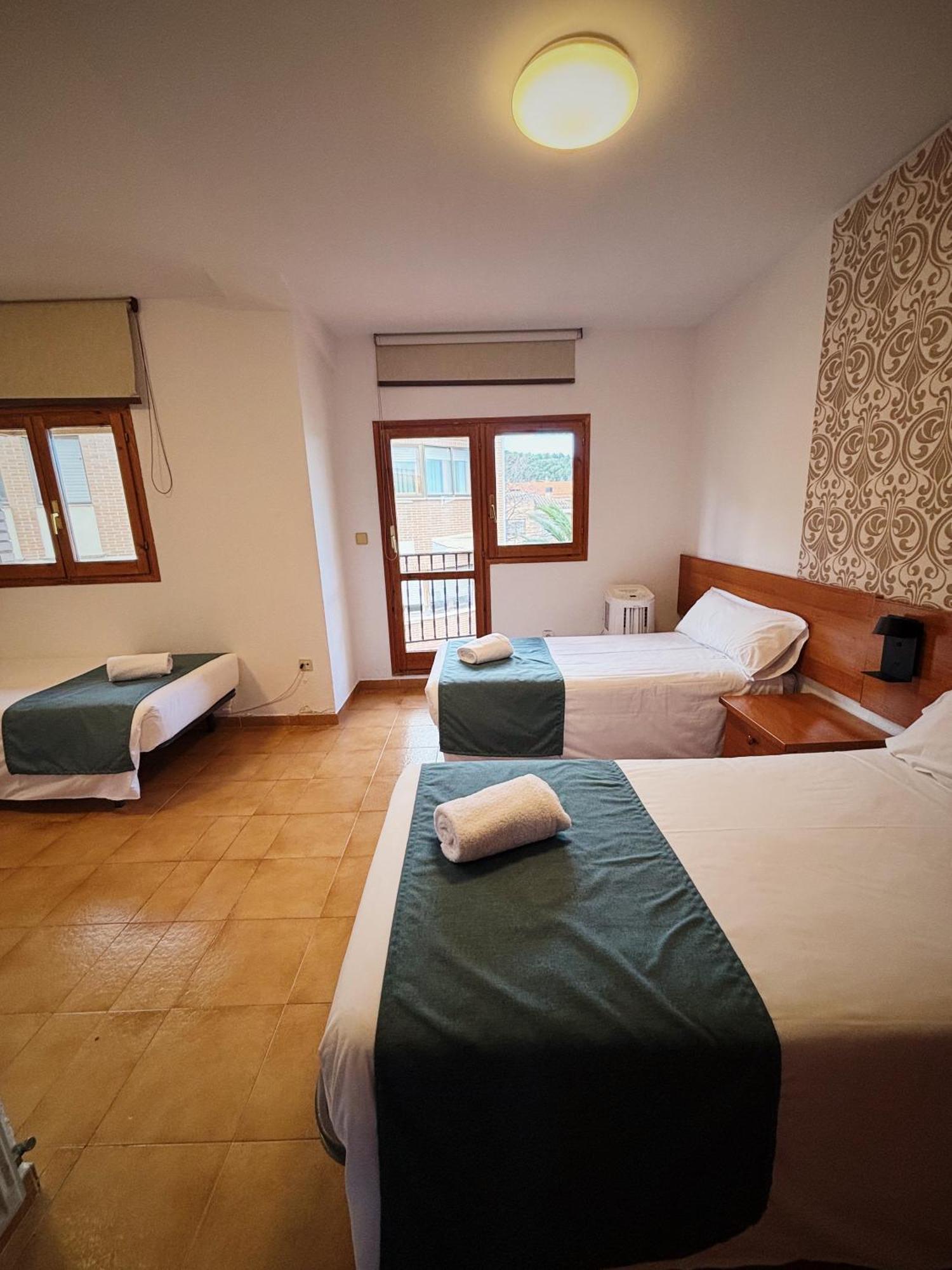 Hostal Legaz Funes Zewnętrze zdjęcie
