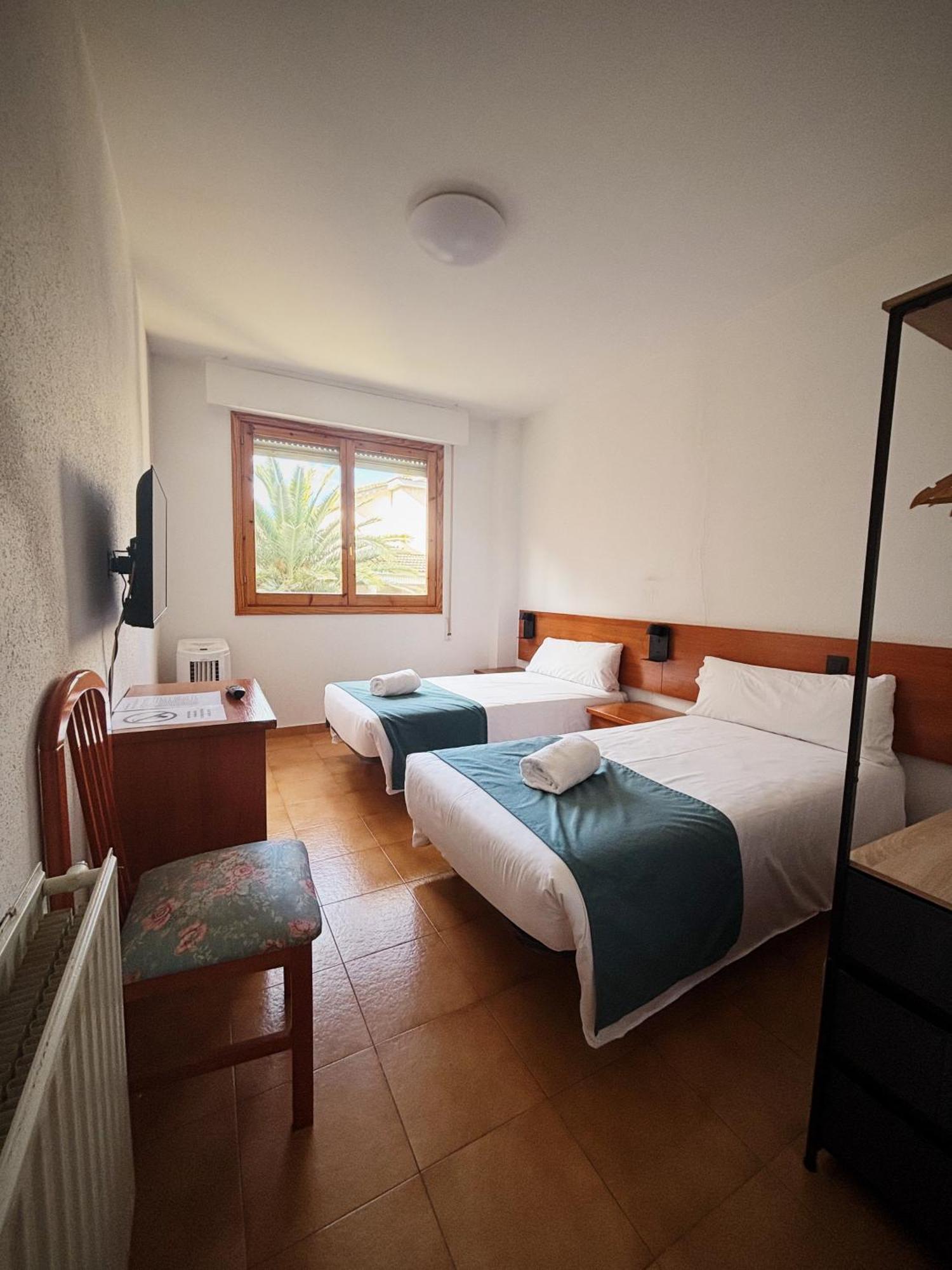 Hostal Legaz Funes Zewnętrze zdjęcie