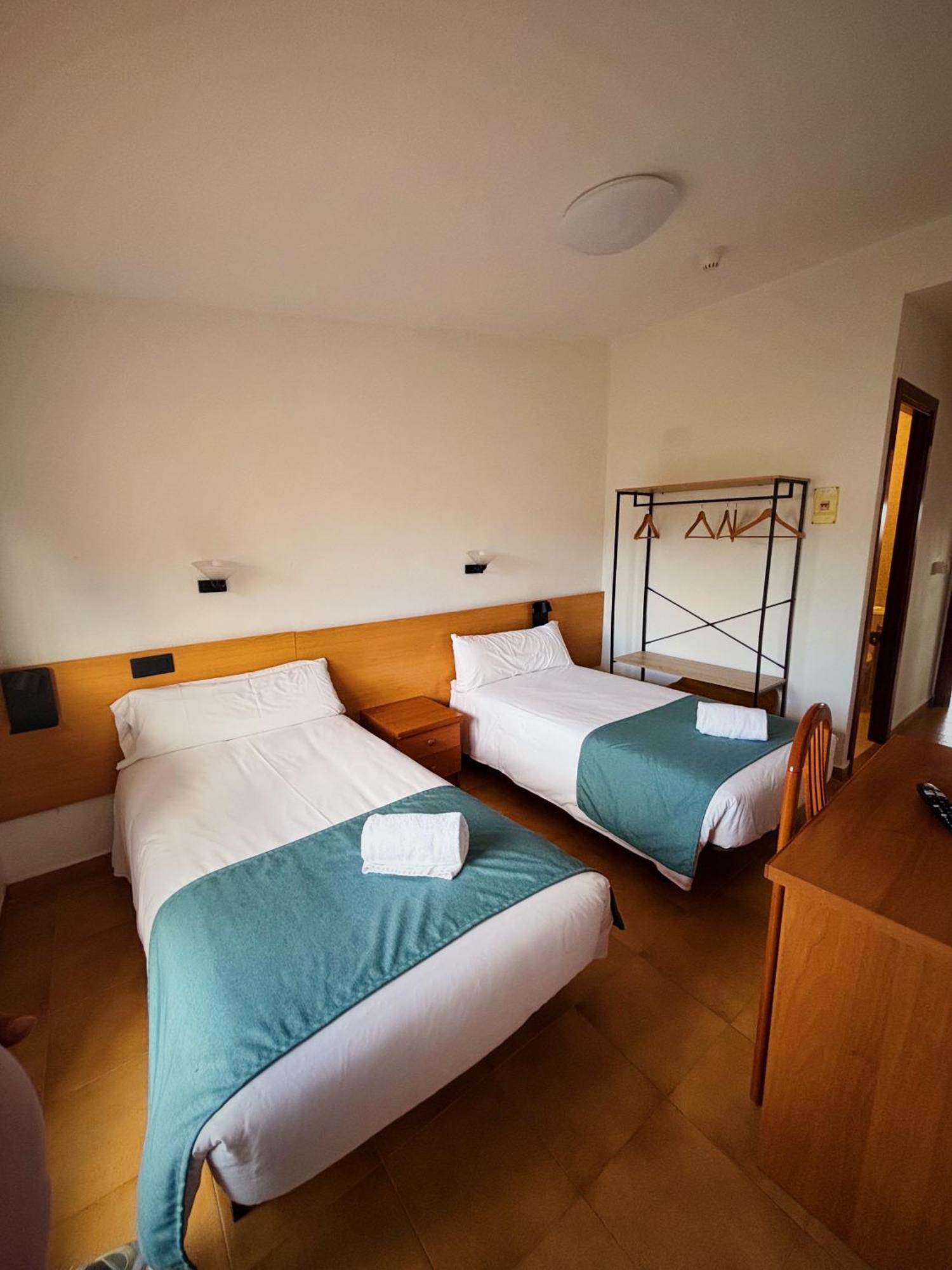 Hostal Legaz Funes Zewnętrze zdjęcie